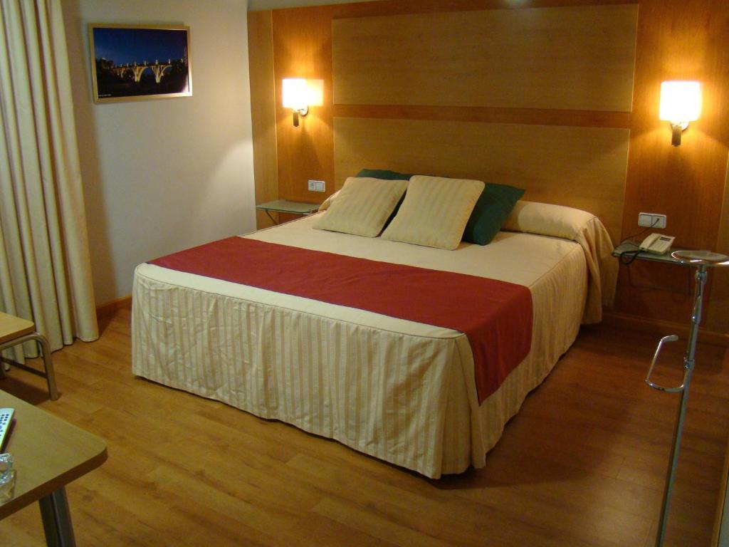 Hotel Reconquista Alcoy Chambre photo